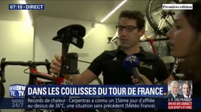 Pose de caméras embarquées, réglages avant chaque course... Les mécaniciens du Tour de France ne chôment pas.