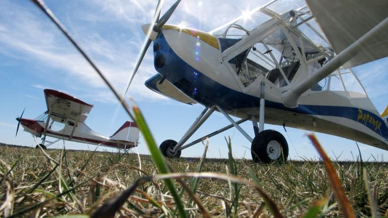 Des ULM exposés le 1er septembre 2006 à l'aéroport de Blois