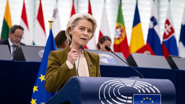 La présidente de la Commission européenne, Ursula von der Leyen, prononce son discours annuel sur l'état de l'Union lors d'une séance plénière au Parlement européen à Strasbourg, dans l'est de la France, le 10 septembre 2025. 