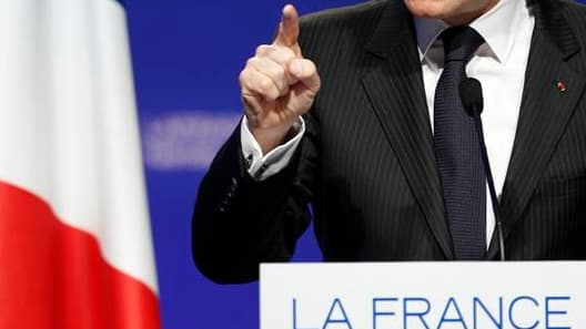 Nicolas Sarkozy a annoncé mardi lors d'un meeting à Nantes qu'il présenterait un programme chiffré la semaine prochaine. Le président-candidat a également fait un geste envers son ancien ministre de l'Ecologie, Jean-Louis Borloo, dont il a repris une prop