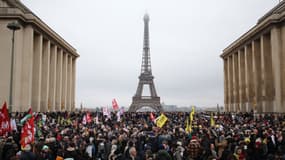 Un rassemblement contre la loi immigration du gouvernement, sur la place du Trocadéro à Paris le dimanche 21 janvier 2024.