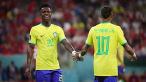 Neymar souhaite que son coéquipier Vinicius, tout sourire ici, le 24 novembre 2022, remporte le Ballon d'or