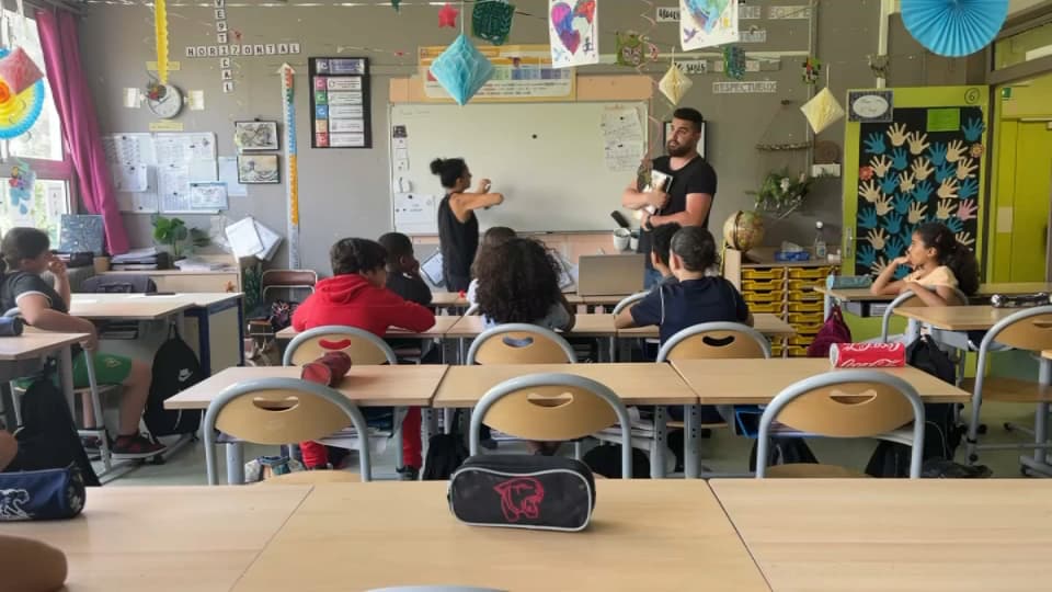 Marseille une classe de l'école SainteMarthe sensibilisée aux usages du numérique
