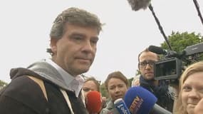 Arnaud Montebourg en sweat à capuche au sommet du mont Beuvray lundi 25 mai.