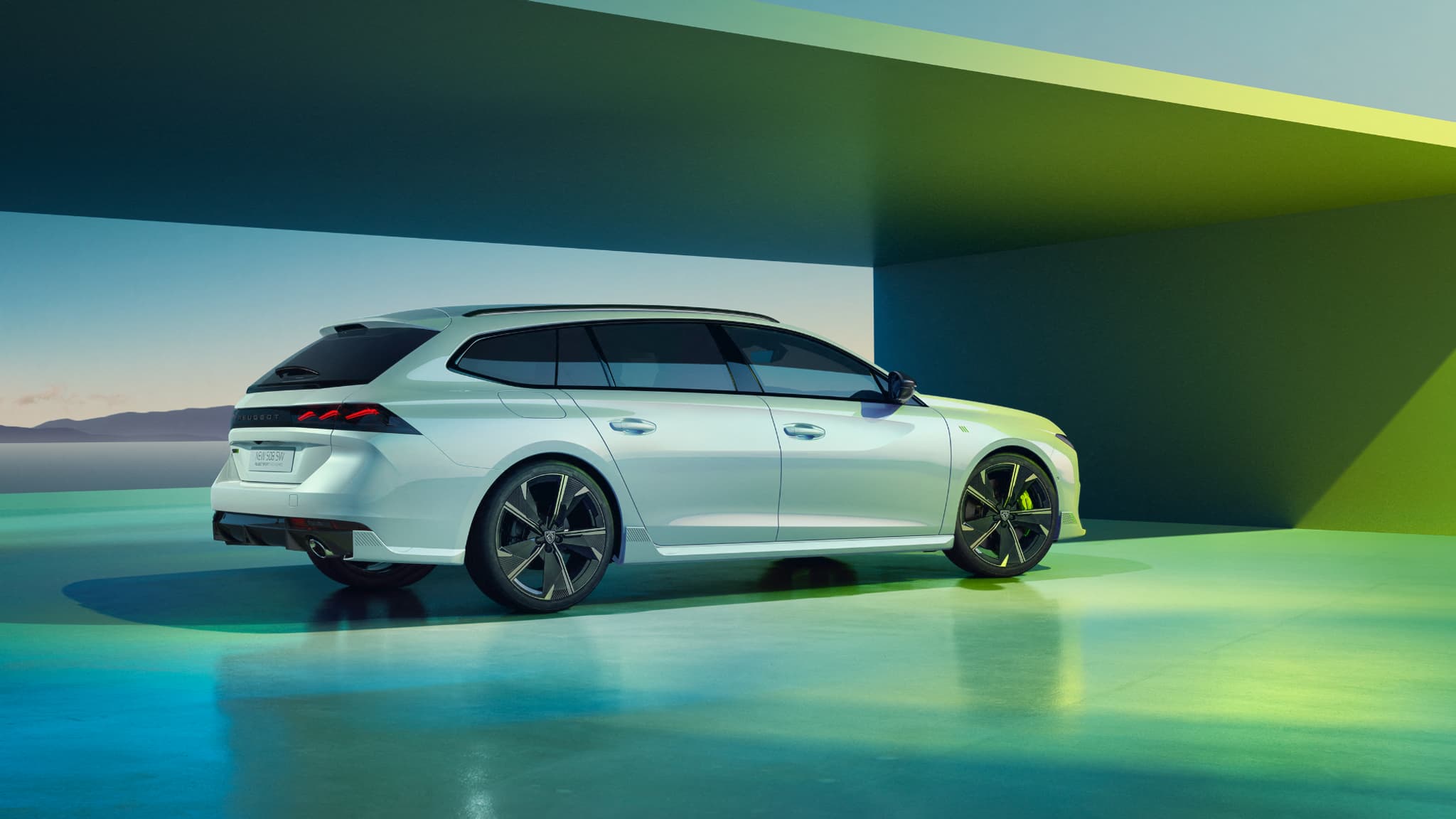 La Peugeot 508 PSE propose une motorisation hybride rechargeable de 360 chevaux. La Peugeot 508 PSE propose une motorisation hybride rechargeable de 360 chevaux.