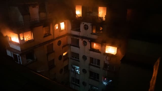 Le feu a ravagé un immeuble du 16e arrondissement de Paris.