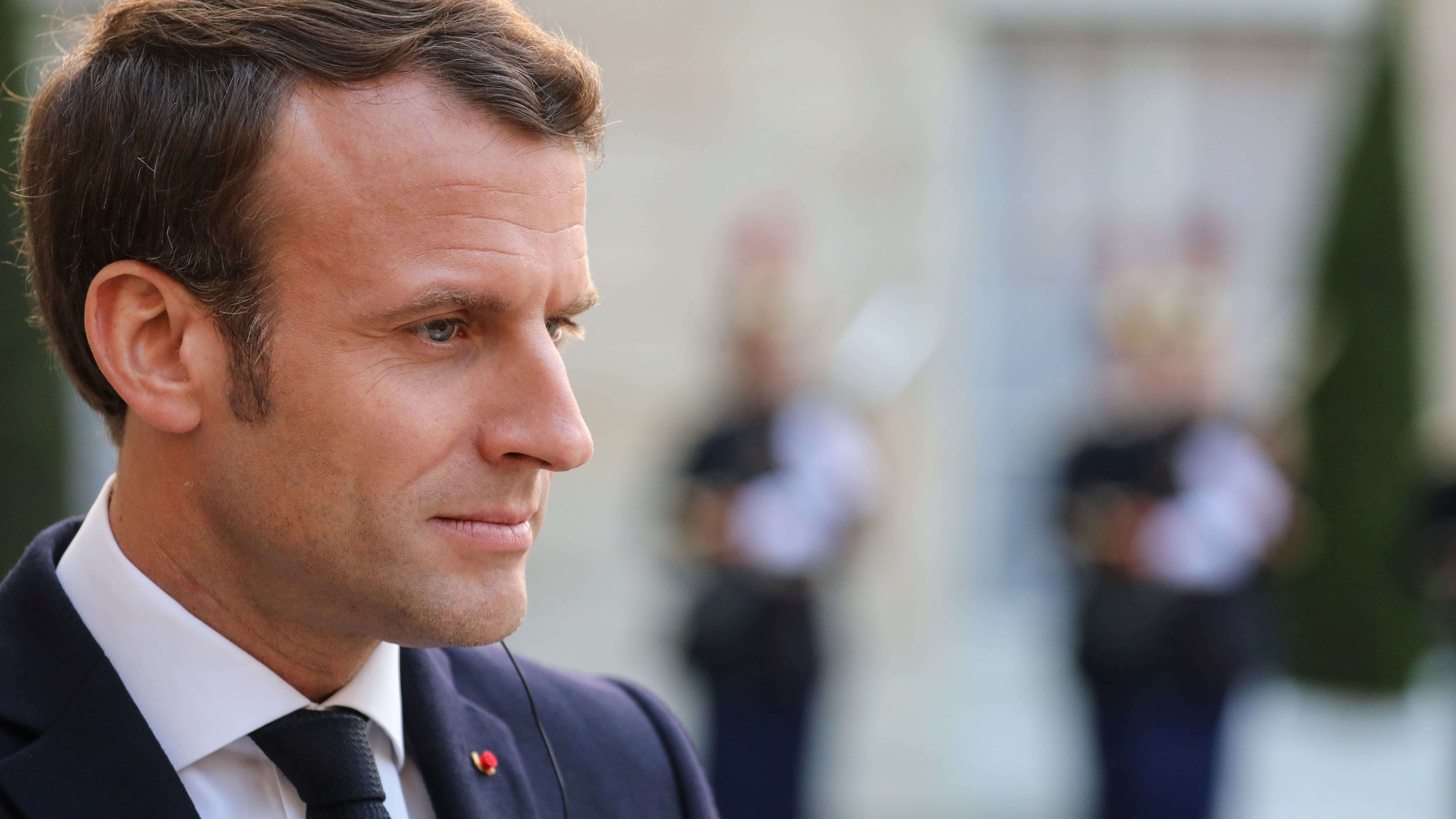 Le patron des Jeunes avec <b>Macron</b> démissionne.