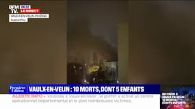 Incendie à Vaulx-en-Velin: un témoin BFMTV filme l'immeuble en feu