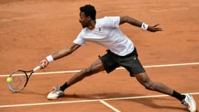 Gaël Monfils face à l'Italien Lorenzo Sonego pour sa rentrée sur terre battue du Masters de Rome, le 11 mai 2021 au Foro Italico