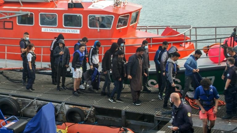Des migrants sont débarqués à Calais, en France, après avoir été secourus en mer (photo d'illustration)