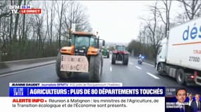 Colère des agriculteurs: opération escargot d'un convoi de tracteurs sur l'A12