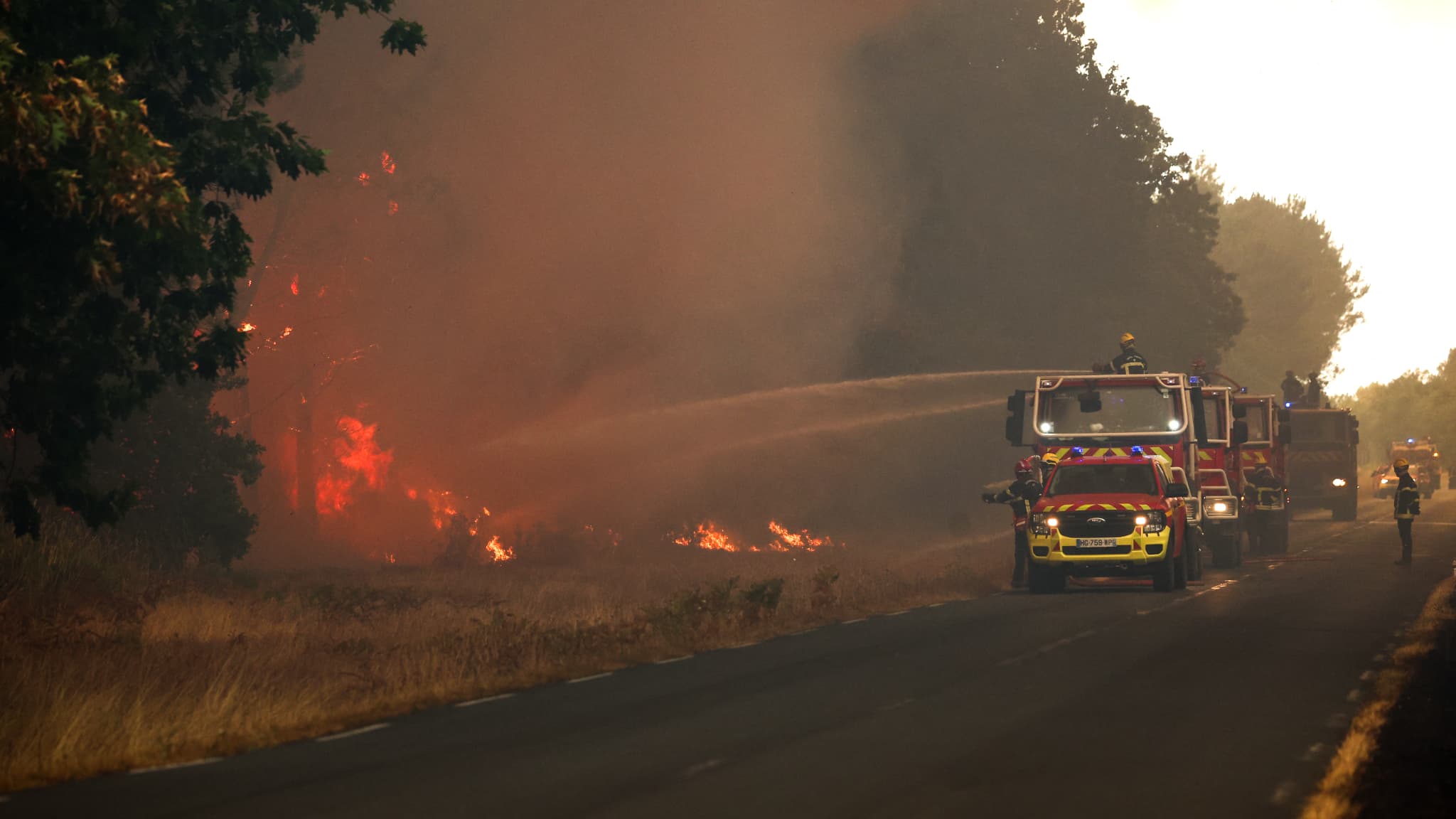 Incendie en Gironde: 2.400 hectares ont brûlé, des milliers de personnes évacuées