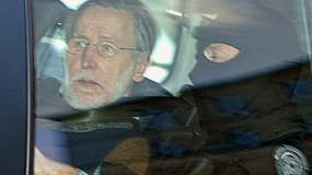 Le tueur en série Michel Fourniret, le 20 mai 2008, à son arrivée à la cour d'assises des Ardennes à Charleville-Mézières