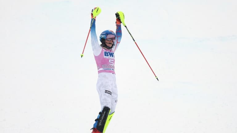 La joie de Mikaela Shiffrin victorieuse en slalom à Killington, le 28 novembre 2021