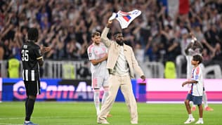 Samuel Umtiti a donné le coup d'envoi d'OL-Angers, le 19 septembre 2025.