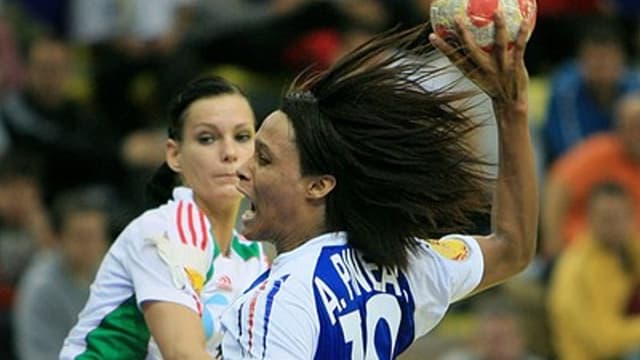 Allison Pineau et les Bleues retrouvent le sourire