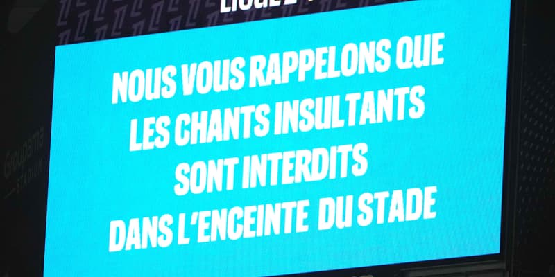 Message d'avertissement aux supporters lyonnais pour leurs chants insultants lors d'OL-Metz, le 23 aout 2025