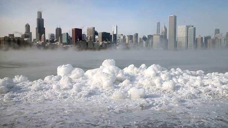 La vague de froid historique qui frappe le nord des Etats-Unis n'épargne pas Chicago, où on relevait -16°C, le 7 janvier 2014