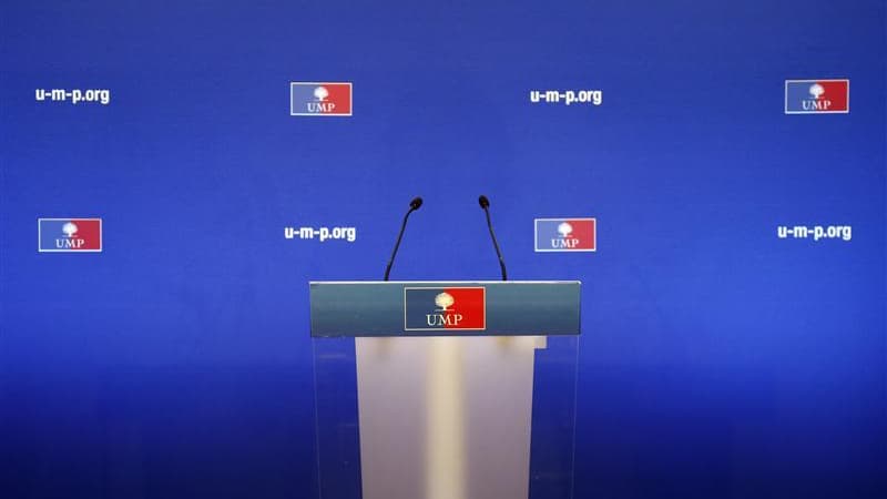 Après un mois de psychodrame et d'accusations de fraude, Jean-François Copé et François Fillon ont conclu lundi un armistice dans la bataille pour la présidence de l'UMP mais la reconstruction de l'unité du parti ne sera pas chose aisée. /Photo prise le 1