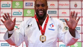 La joie du Français Teddy Riner, vainqueur de son 10e titre de champion du monde, son 8e en +100 kg, après sa victoire face au Belge Toma Nikforov, le 11 novembre 2017 à Marrakesh