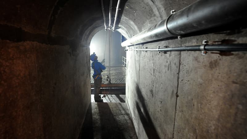 La jeune fille voulait descendre dans les catacombes quand elle a chuté.