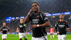 Jurrien Timber célèbre un but d'Arsenal face au PSV en Ligue des champions, le 4 mars 2025