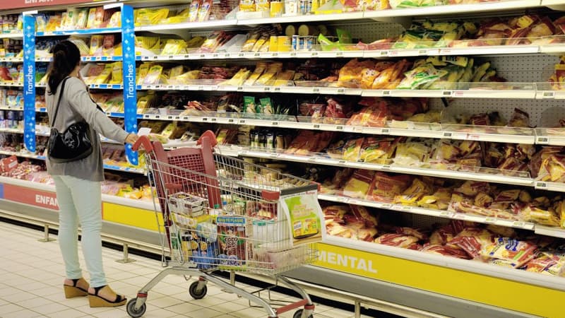 Les Français sont 21% à restreindre leur consommation d'aliments.
