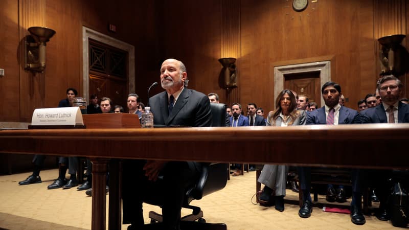 "Je n'avais pratiquement rien à voir avec cette personne": le secrétaire américain au Commerce Howard Lutnick se défend de liens rapprochés avec Jeffrey Epstein (qui a été son voisin à New York)