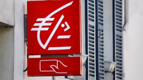 Un ex-trader de la Caisse d'Epargne devra rembourser 315 millions d'euros à la banque après des opérations bacaires frauduleuses.