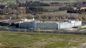 Le centre de détention de Tarascon (Bouches-du-Rhône), le 4 décembre 2003