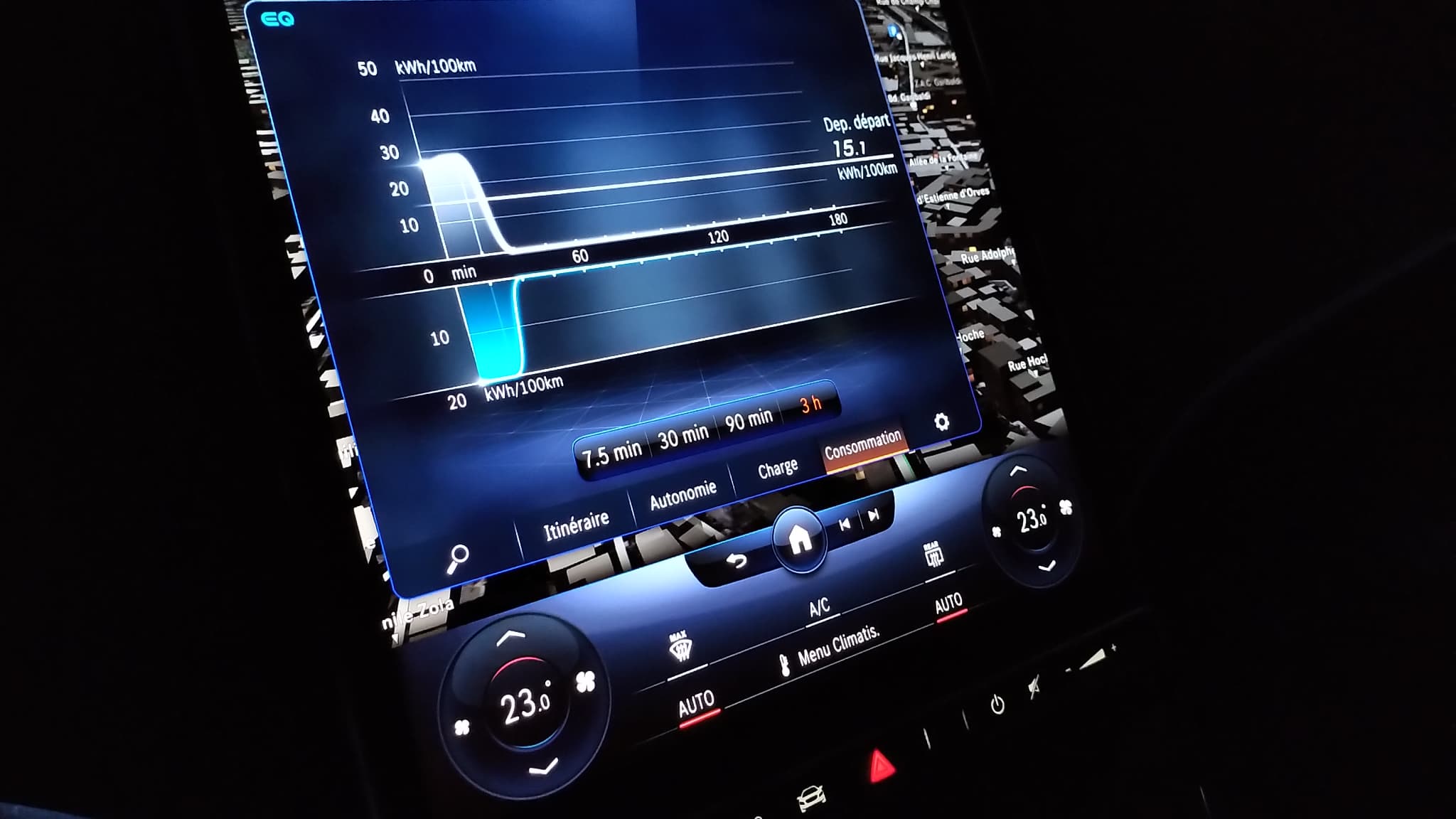 L'une des forces de cette Mercedes EQE, c'est son confort, son design, le caractère premium propre à une Mercedes. L'une des forces de cette Mercedes EQE, c'est son confort, son design, le caractère premium propre à une Mercedes.