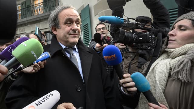 Michel Platini est la personnalité "business" française la plus citée par la presse en 2016. L'ancienne star du ballon rond se serait volontiers passé de ce trophée.