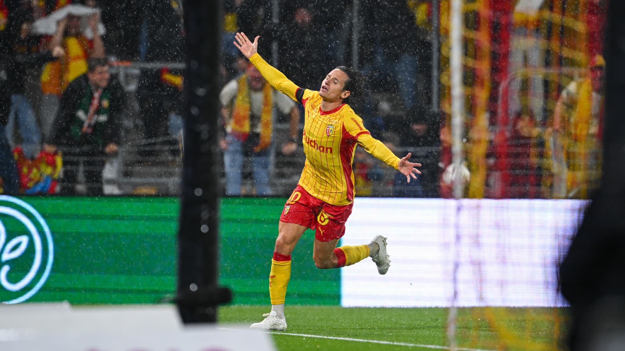 "UN MATCH RÊVÉ": FLORIAN THAUVIN SAVOURE LA SUBLIME VICTOIRE DE LENS CONTRE LILLE DANS LE DERBY