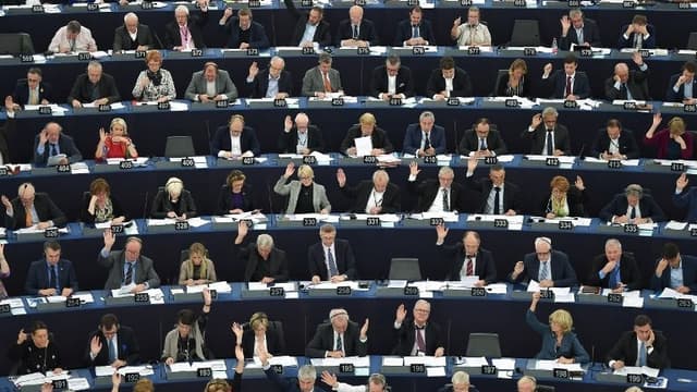 Lors d'un vote à main levée, les députés européens ont approuvé ces levées d'immunités.