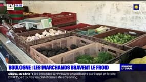 Boulogne-sur-Mer: les vendeurs bravent le froid sur le marché 