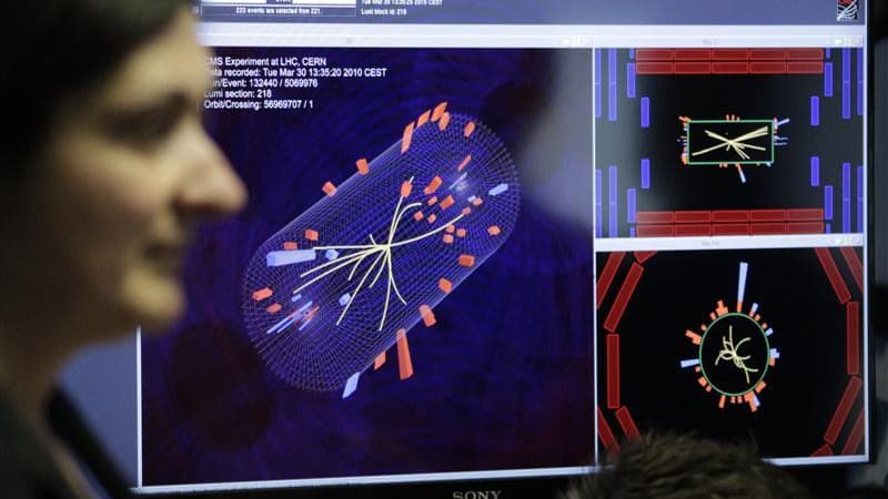 Les scientifiques du Cern ont décidé lundi d'accélérer le rythme de leurs expériences afin d'établir d'ici la fin de l'année si le boson de Higgs, particule élémentaire qui pourrait avoir joué un rôle crucial dans la formation de l'univers, existe ou non.