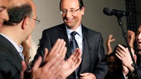 "Pas très audacieux, pas très transgressif" : la majorité estime que François Hollande, choisi pour porter les couleurs du Parti socialiste en 2012, sera "un bon adversaire" pour Nicolas Sarkozy à l'élection présidentielle. /Photo prise le 16 octobre 2011