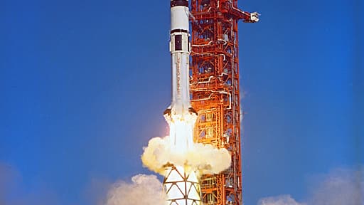 Le lanceur Saturn V qui envoya les hommes sur la Lune Le lanceur Saturn V qui envoya les hommes sur la Lune