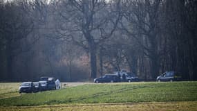 Un enquêteur médico-légal lors des recherches du couple Leslie Hoorelbeke et Kevin Trompat, au hameau des Haies, près de Virson, dans le département de la Charente-Maritime, le 4 mars 2023