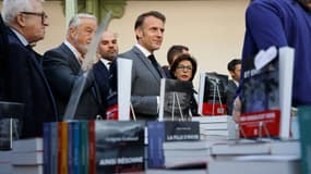 Emmanuel Macron au Salon du livre à Paris le 11 avril 2025