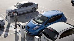 Depuis quelques années, Alphabet sensibilise ses clients à ces enjeux environnementaux en proposant des voitures électriques.