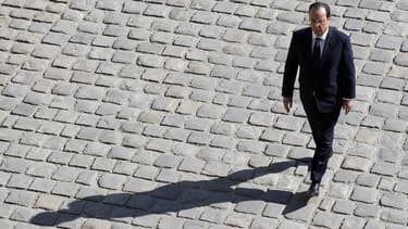 François Hollande dans la Cour des Invalides pour l'hommage national à Dominique Baudis, mardi 15 avril 2014.