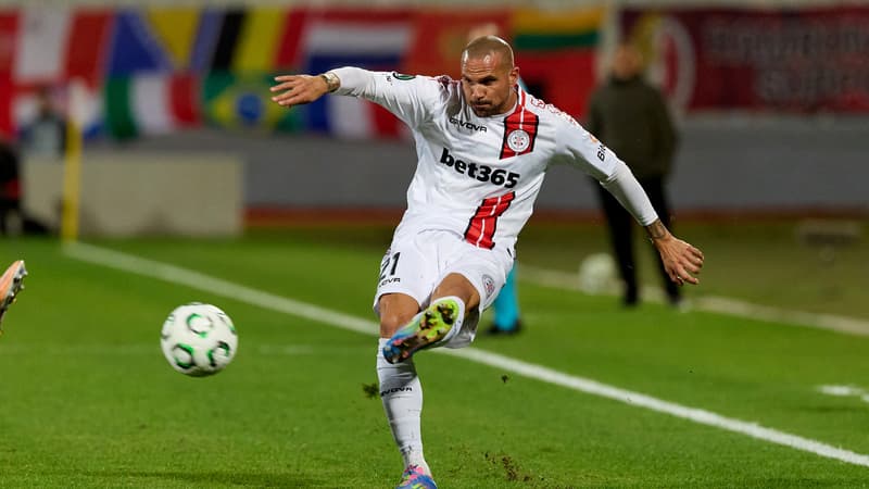 BientÃ´t quatre fois plus de clubs europÃ©ens que d'hÃ´pitaux Ã  Gibraltar? Les Lincoln Red...