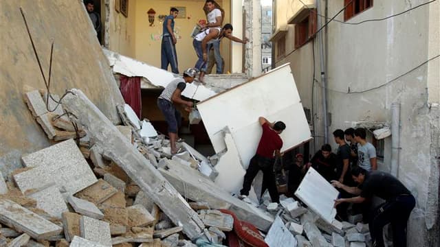 Maisons détruites à Rafah, dans le sud de la bande de Gaza. Un porte-parole du gouvernement israélien a dementi mardi, quelques instants après l'annonce par un responsable du Hamas de l'entrée en vigueur d'un cessez-le-feu à 22h00 GMT autour de la bande d