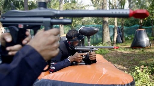 Un pistolet de paintball - Image d'illustration