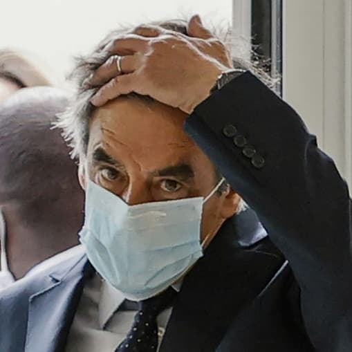 Emplois fictifs: l'avocat de François Fillon dénonce un "traitement d'exception"