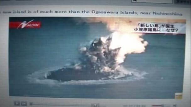 Les médias japonais ont diffusé mercredi les images de cette nouvelle "île" née d'un volcan