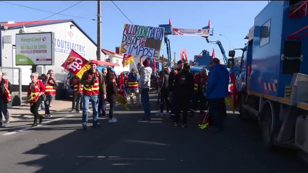 Les manifestants se rassemblent à Albi dans le Tarn contre la réforme des retraites, le 16 février 2023