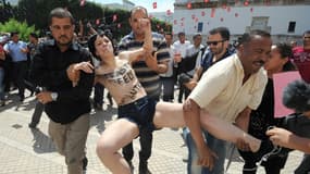 Trois membres des Femen, deux Françaises et une Allemande, ont été interpellées le 29 mai dernier à Tunis, alors qu'elles venaient soutenir la militante Amina.