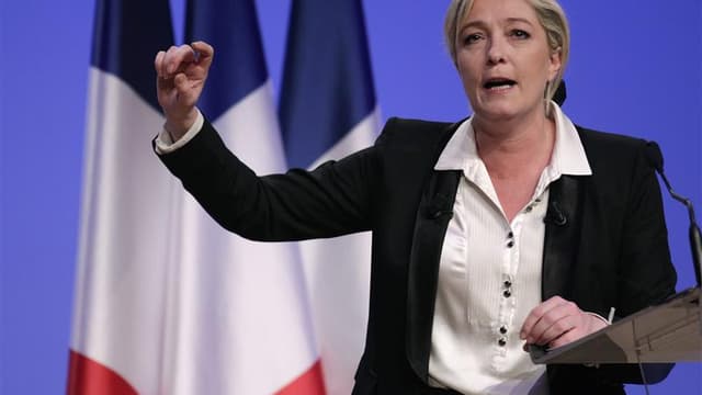 Marine Le Pen dispose actuellement de quelque 415 promesses de signatures d'élus sur les 500 requises. L'obligation de recueillir 500 signatures d'élus avant le 16 mars pour concourir à la présidentielle est régulièrement contestée par le Front national e